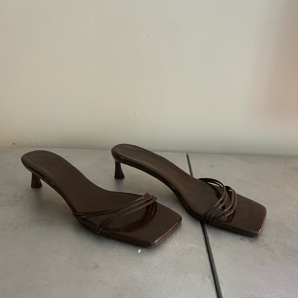 Tibi Jim Naplack Chocolate Brown Patent Leather Kitten Heels 38.5